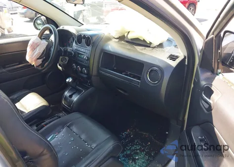 2011 Jeep Compass из США, поврежденный, VIN 1J4NT1FA6BD245555